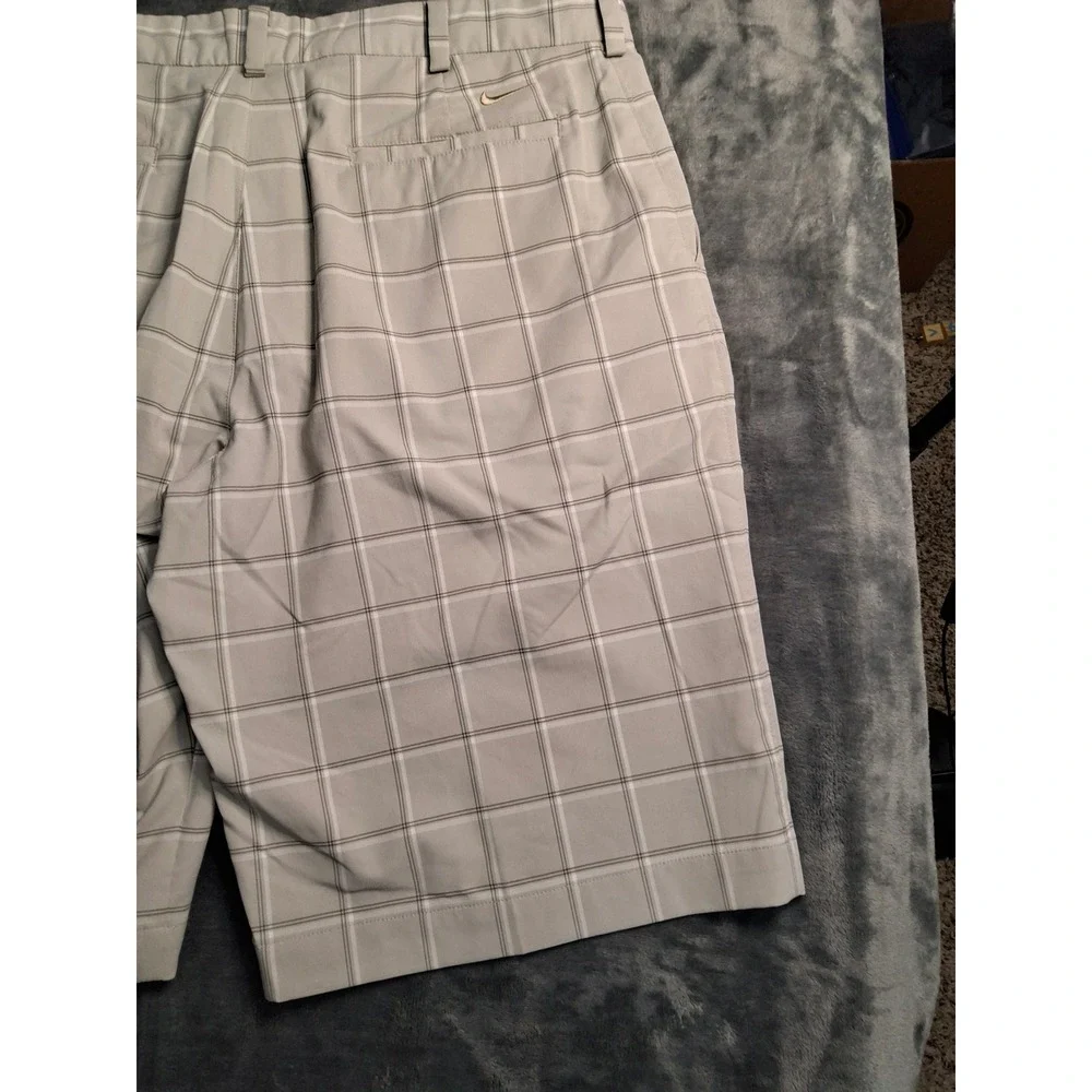 Nike Golf Dri-FIT Mens Grey Plaid Flat Front Performance Shorts‎ Size 36